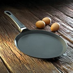 Titanium nonstick cookware